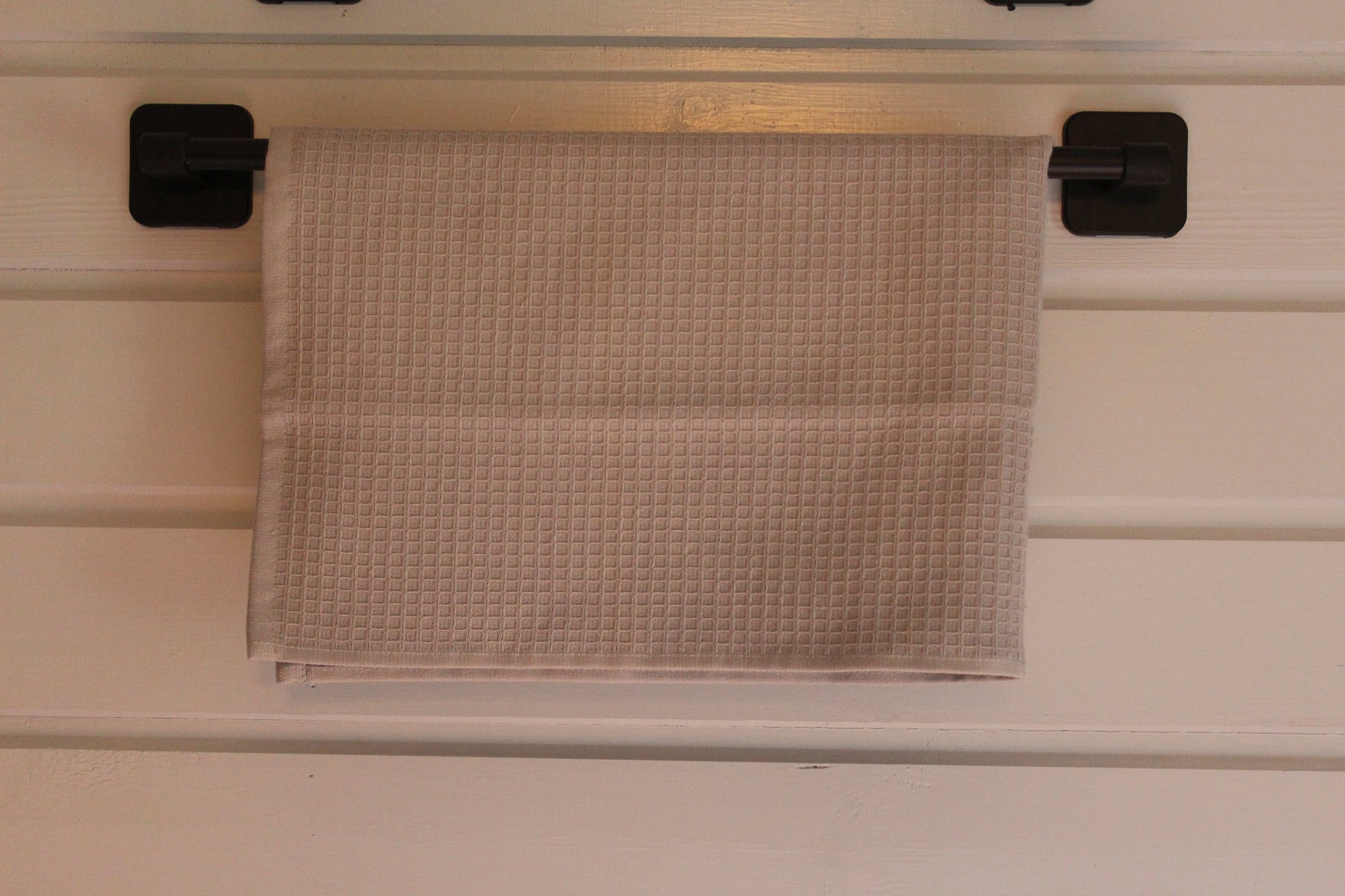 No-Drill Bathroom Towel Bar